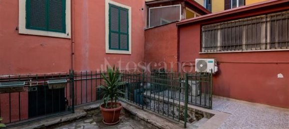 6 rooms Apartment in Rome, Italy No. 289741 2