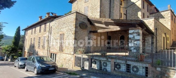 Gewerbliche Immobilie in San Venanzo, Italy 1542m², Nr. 353452 18