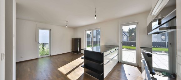 3 bedrooms House in Nurnberger Land, Germany No. 277095 4