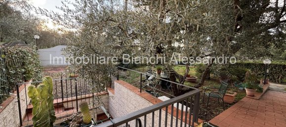 5 rooms Apartment in Florence, Italy No. 12873 12
