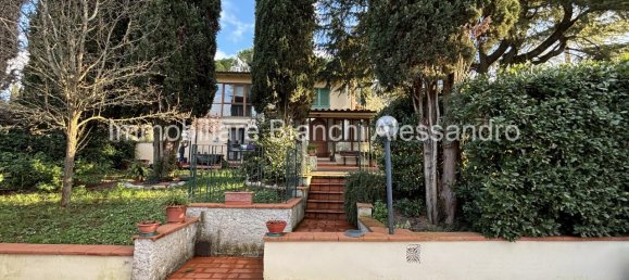 5 rooms Apartment in Florence, Italy No. 12873 4