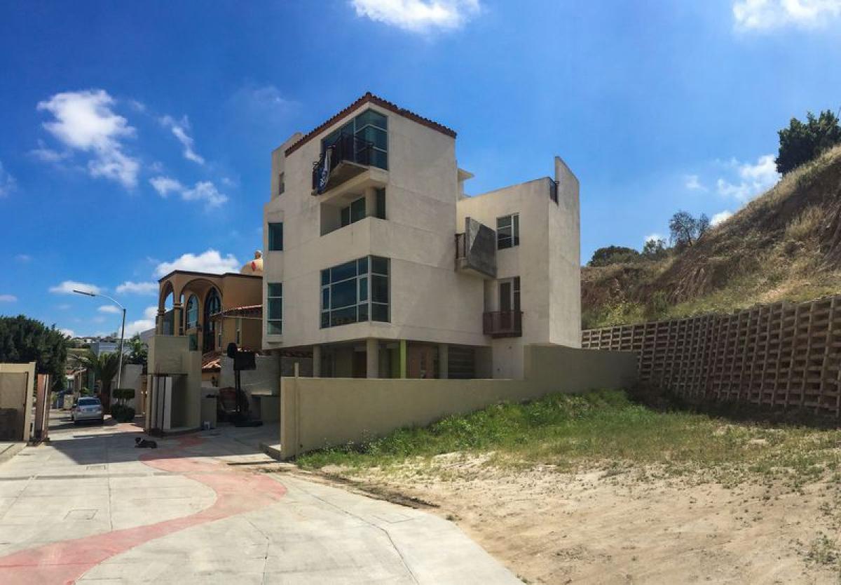 3 bedrooms House in Tijuana, Mexico No. 164680