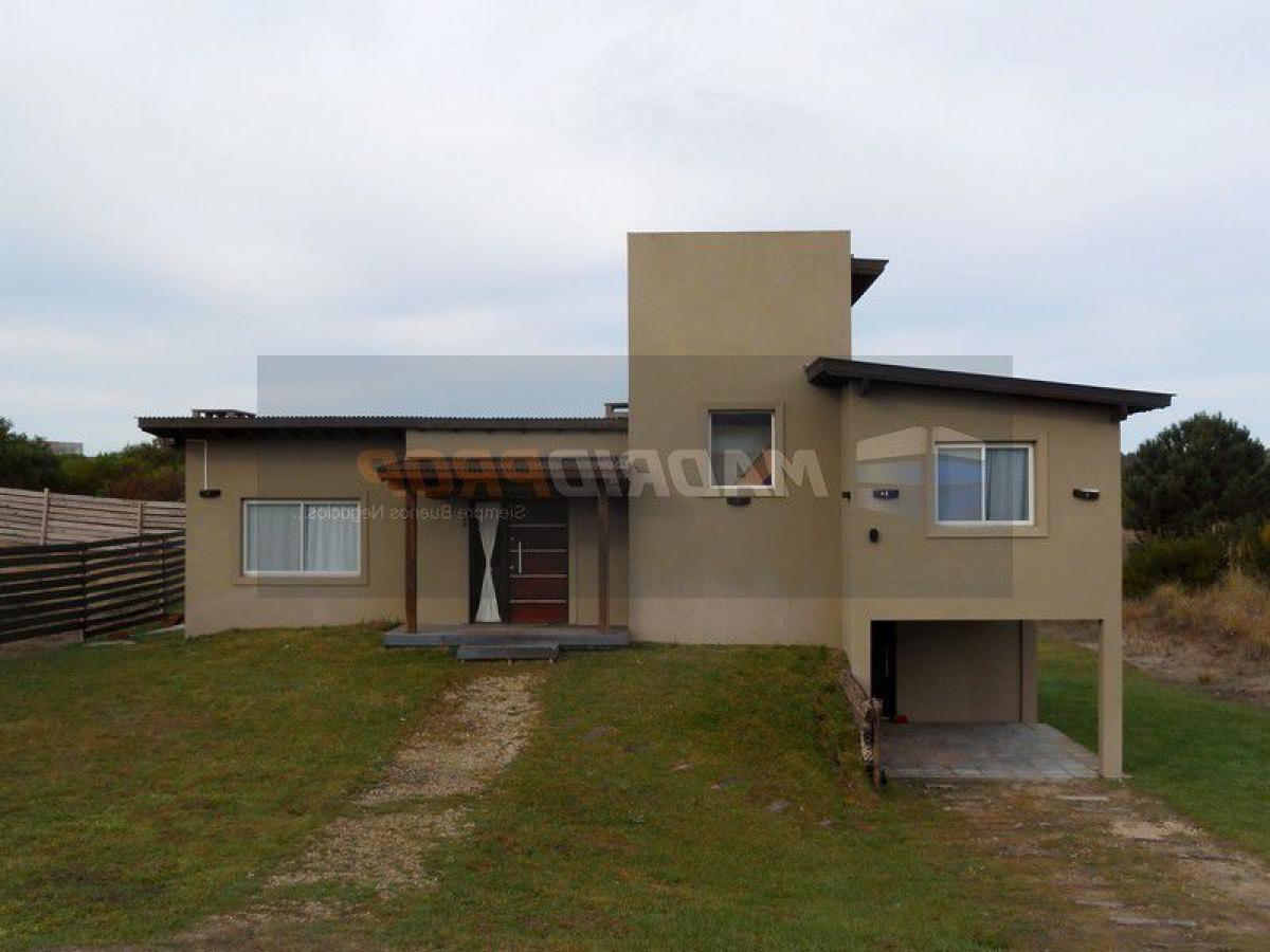 3 bedrooms House in Mar del Plata, Argentina No. 76064