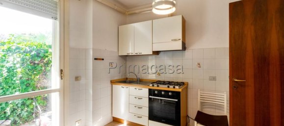 3 rooms Apartment in Correggio, Italy No. 258292 6