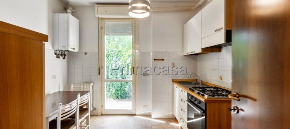 3 rooms Apartment in Correggio, Italy No. 258292 4