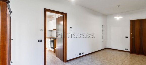 3 rooms Apartment in Correggio, Italy No. 258292 2