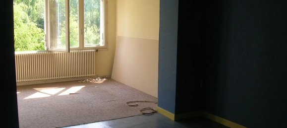 2 bedrooms House in Saint-Gaultier, France No. 90830 4