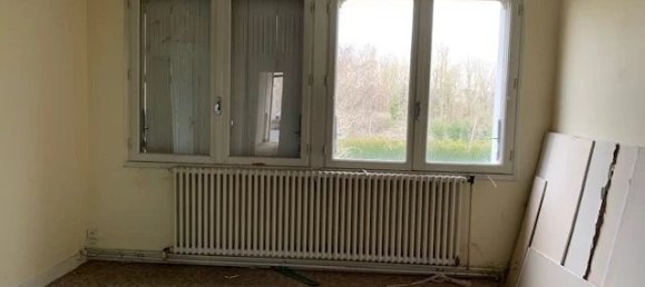 2 bedrooms House in Saint-Gaultier, France No. 90830 6