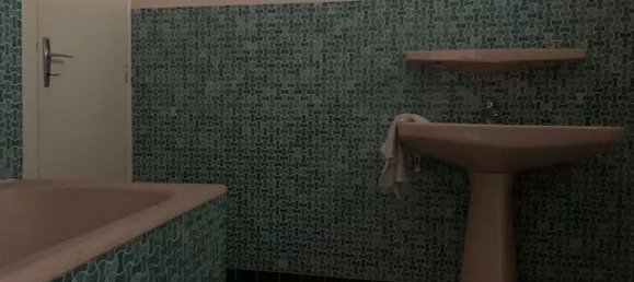 2 bedrooms House in Saint-Gaultier, France No. 90830 8