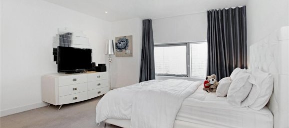 3 bedrooms Apartment in London, United Kingdom No. 8277 20