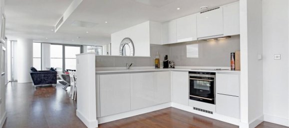 3 bedrooms Apartment in London, United Kingdom No. 8277 16