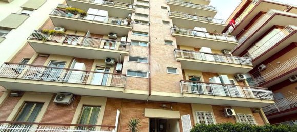 2-Zimmer Penthouse in Bari, Italy, Nr. 185788 2