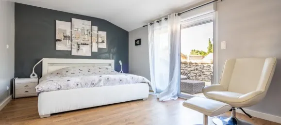 Casa de 3 dormitorios en Uzes, France No. 350047 8