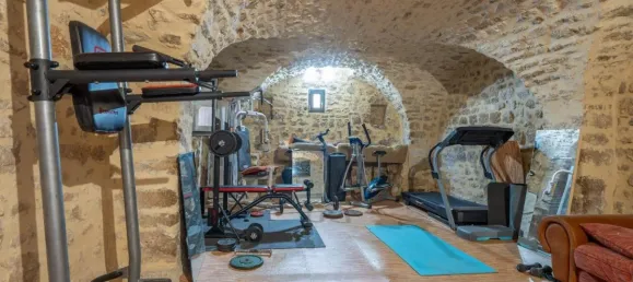 Casa de 3 dormitorios en Uzes, France No. 350047 15