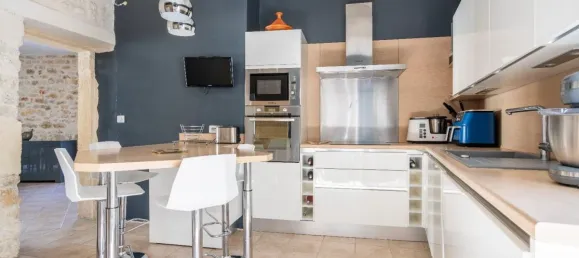 Casa de 3 dormitorios en Uzes, France No. 350047 7