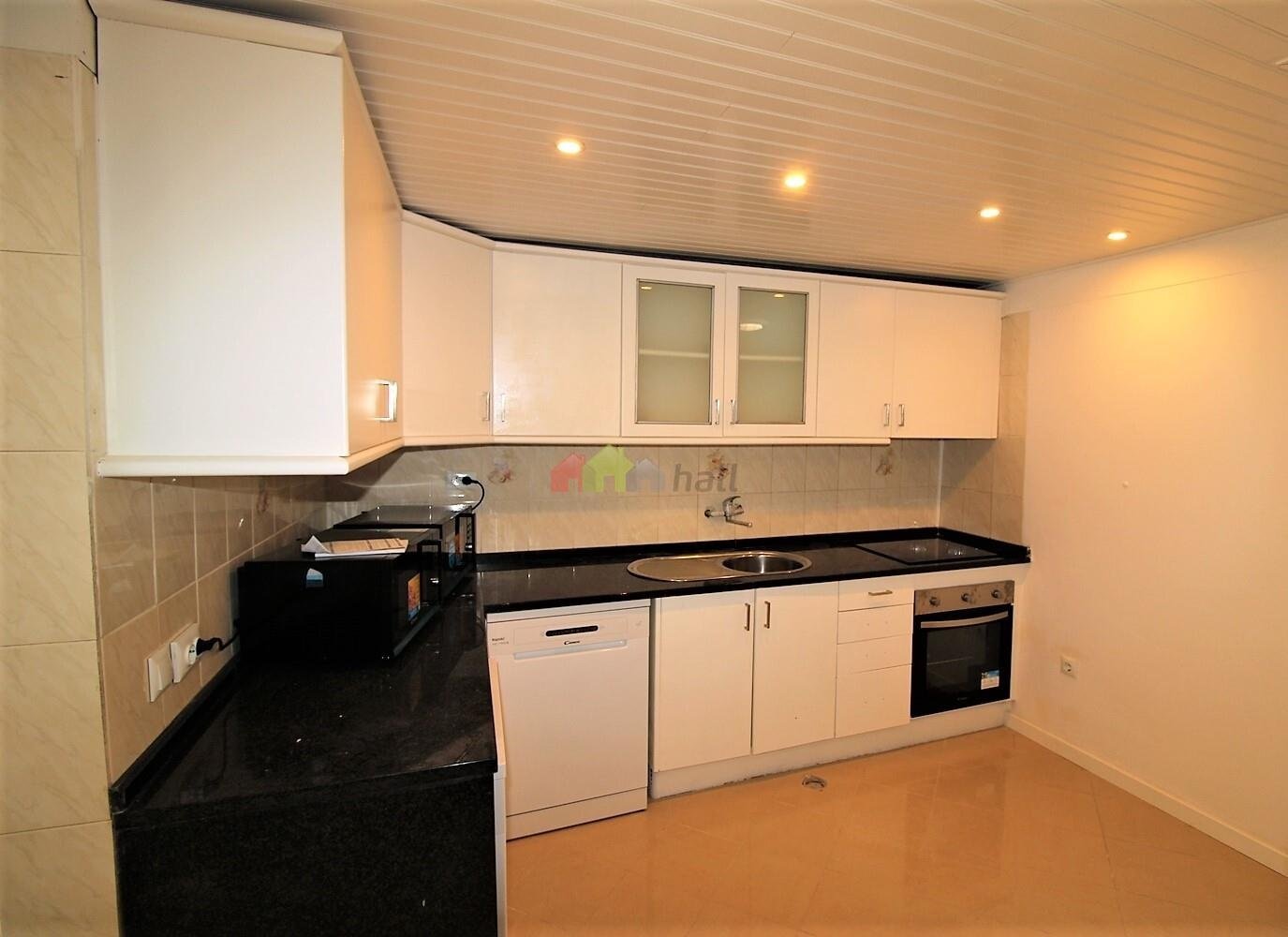 9 bedrooms House in Lisbon, Portugal No. 132780