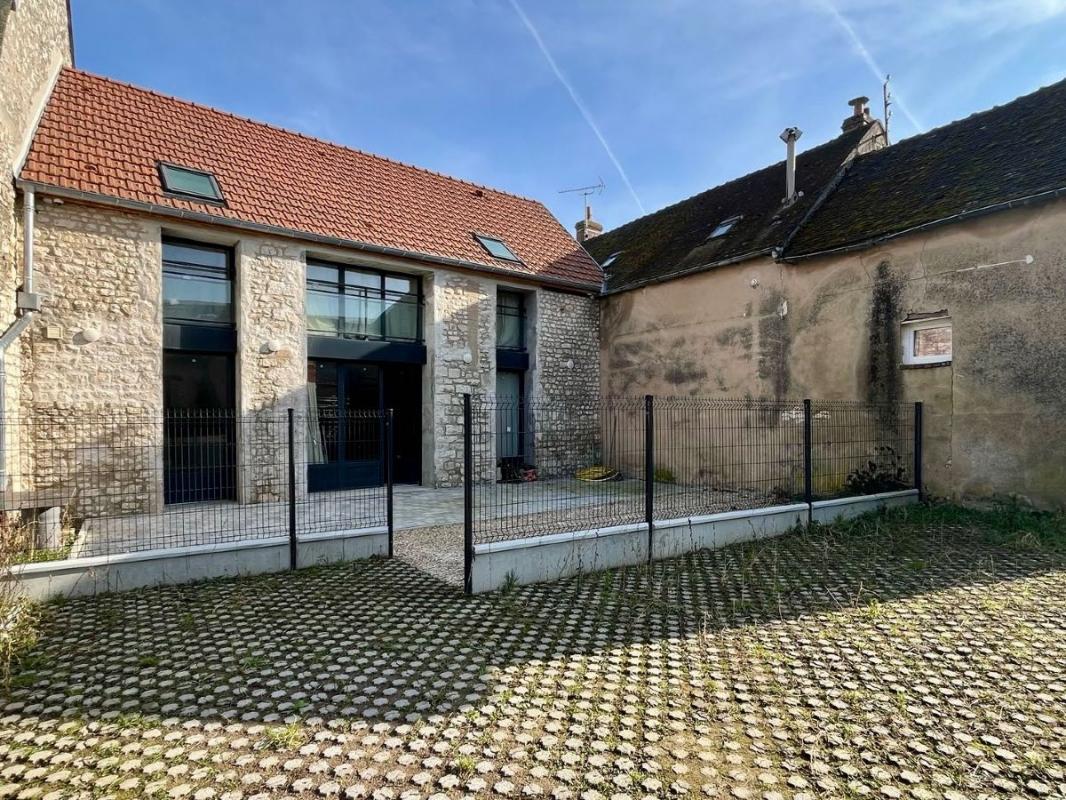 4 bedrooms House in Chateau-Landon, France No. 191571