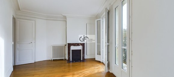 4 rooms Apartment in Paris, France No. 161949 12