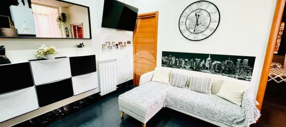2-salle Appartement à Monza, Italy No. 232669 7