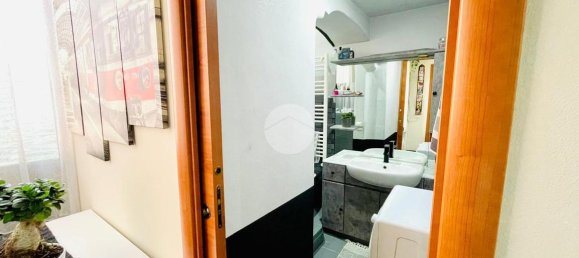 2-salle Appartement à Monza, Italy No. 232669 11