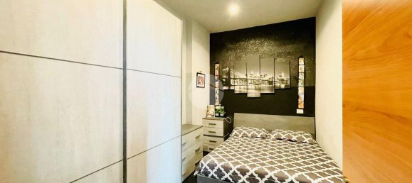 2-salle Appartement à Monza, Italy No. 232669 17