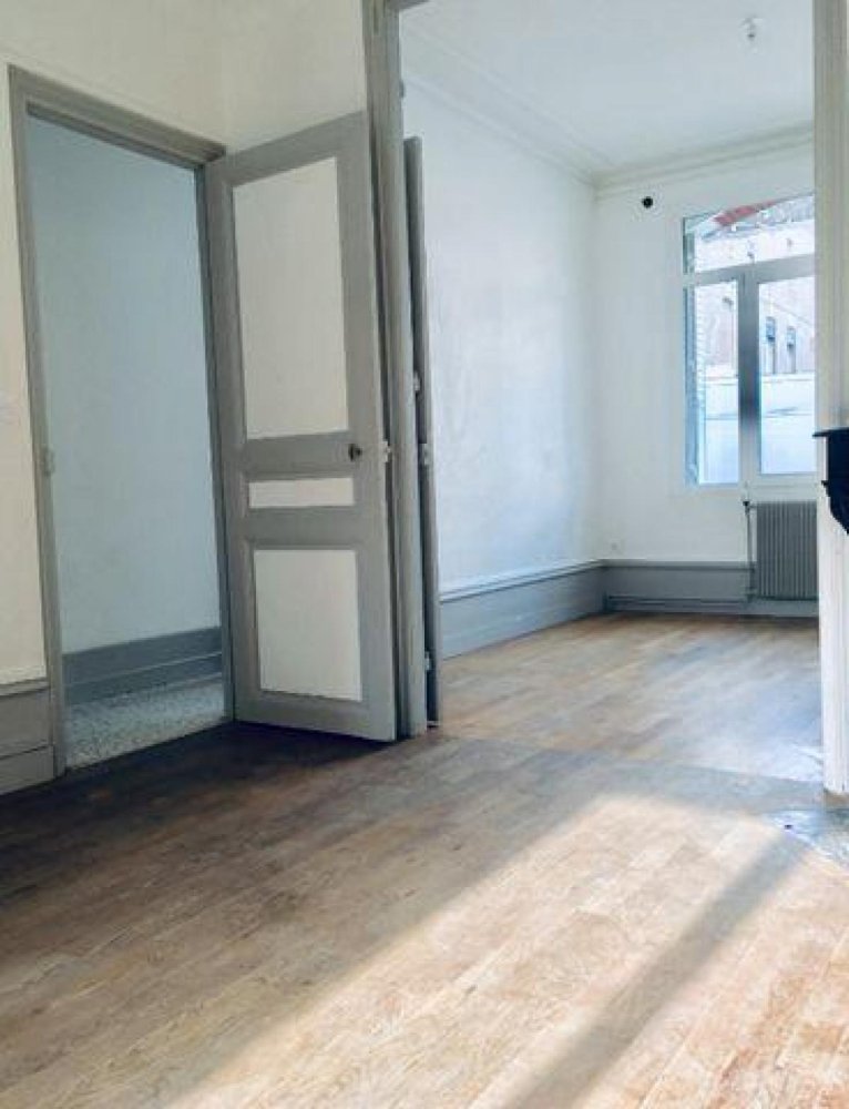 4 bedrooms House in Amiens, France No. 8608