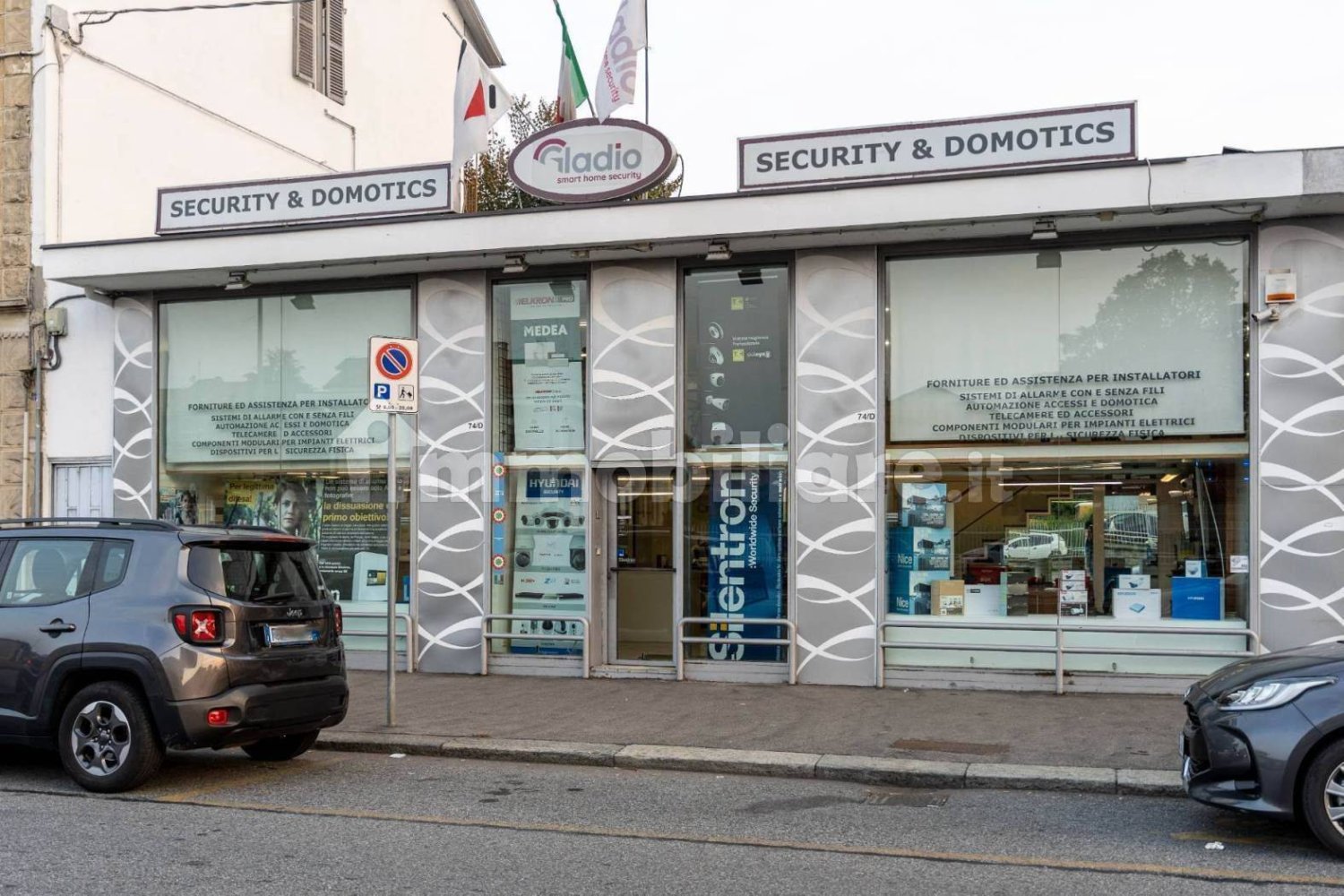 3 rooms Commercial property in Turin, Italy No. 57264