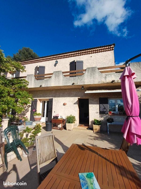 Дом с 3 спальнями в Марсель, Франция № 361672