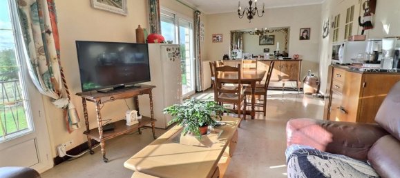 2 Schlafzimmer Haus in Erquery, France, Nr. 240996 3