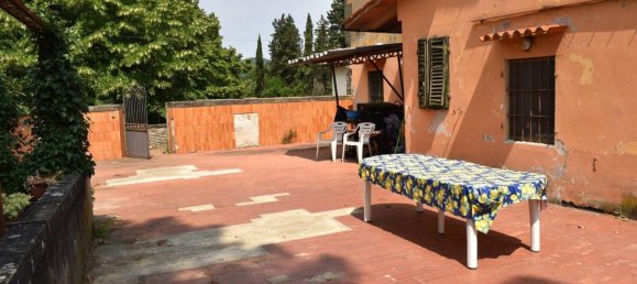 Casa de 16 habitaciónes en Figline e Incisa Valdarno, Italy No. 26842 2