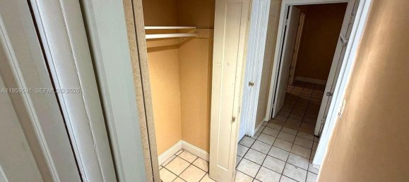 3 Schlafzimmer Villa in Miami, USA, Nr. 615715 18