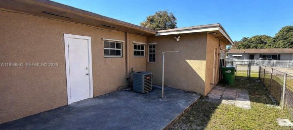 3 Schlafzimmer Villa in Miami, USA, Nr. 615715 3