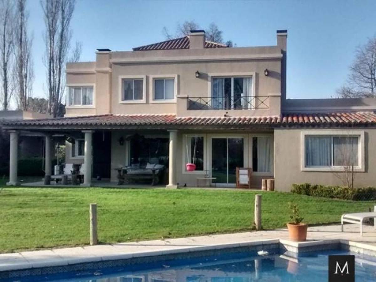 4 bedrooms House in Pilar, Argentina No. 21092
