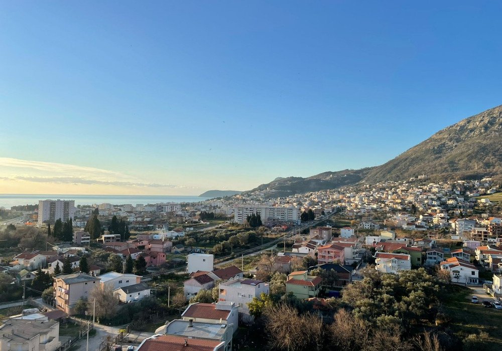 2 bedrooms Apartment in Bar, Montenegro No. 1788