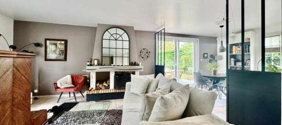 3 bedrooms House in Mortefontaine, France No. 315726 4