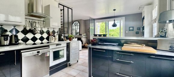 3 bedrooms House in Mortefontaine, France No. 315726 6