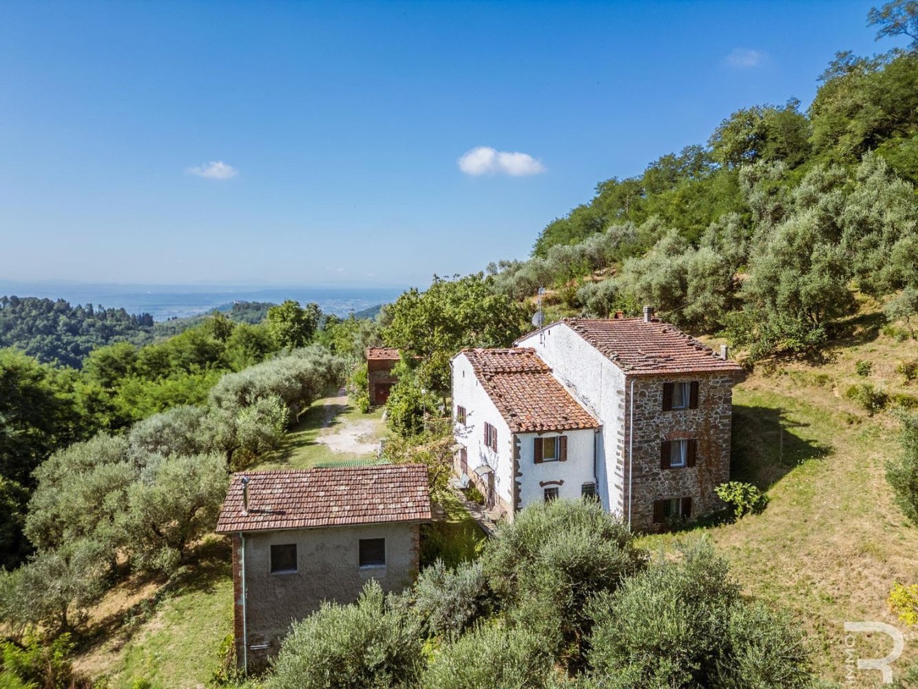 10 rooms House in Marliana, Italy No. 284235