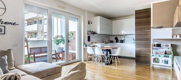 2 chambres Appartement à Mariano Comense, Italy No. 373755 12