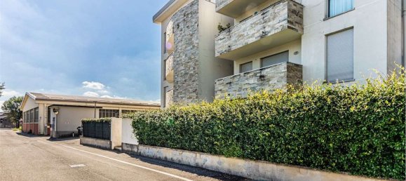 2 chambres Appartement à Mariano Comense, Italy No. 373755 4