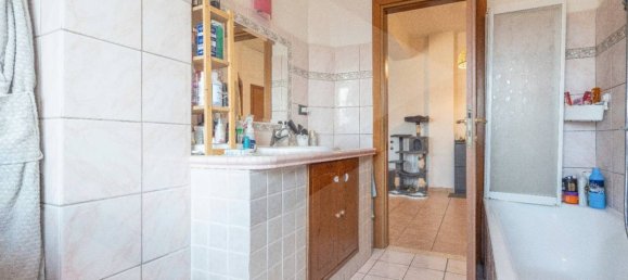 3 rooms Apartment in Ciampino, Italy No. 24700 5