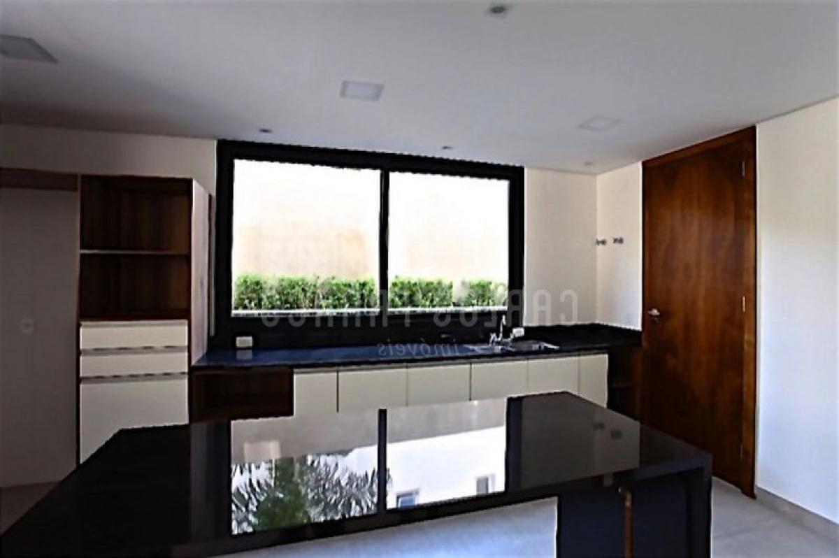 Casa de 4 dormitorios en Sao Paulo, Brazil No. 594182