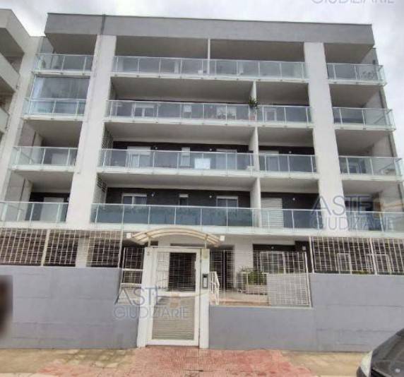 Estudio en Bari, Italy No. 278195