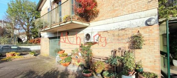 7 rooms House in Padua, Italy No. 135184 3