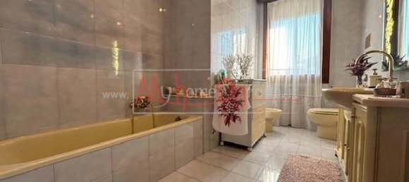 7 rooms House in Padua, Italy No. 135184 18