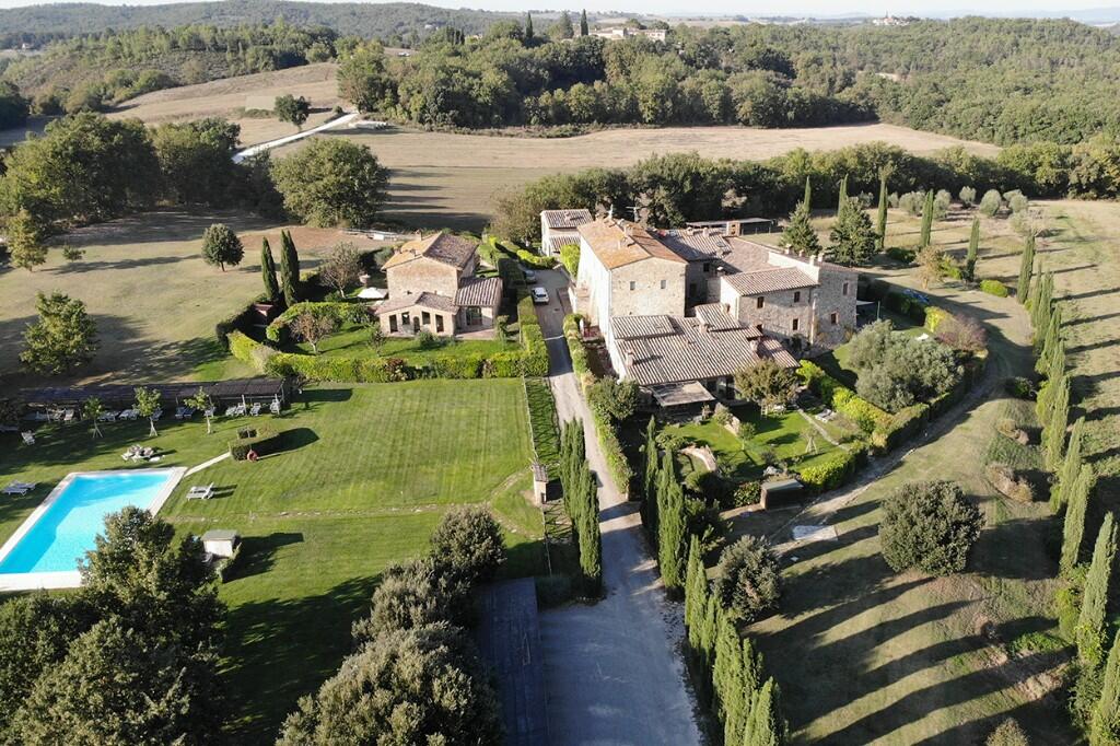 3 bedrooms Apartment in Colle di Val d'Elsa, Italy No. 57130