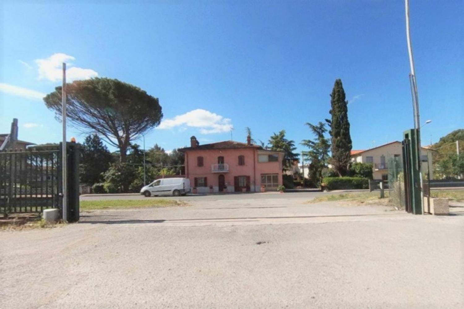6 rooms Warehouse in Magione, Italy No. 51615