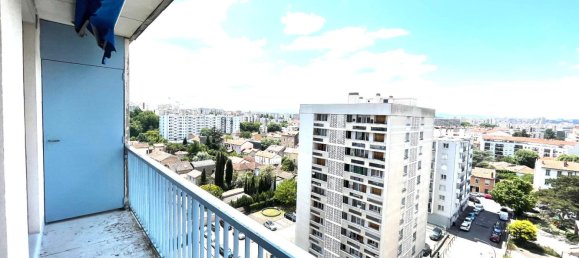 3 bedrooms Apartment in Villeurbanne, France No. 320876 3