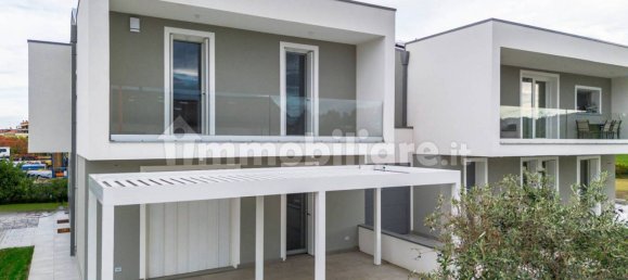 3 غرف نوم فيلا في Occhiobello, Italy رقم 168591 10