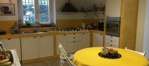 4 bedrooms Villa in Camaiore, Italy No. 205112 4