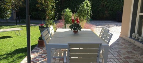 4 bedrooms Villa in Camaiore, Italy No. 205112 25